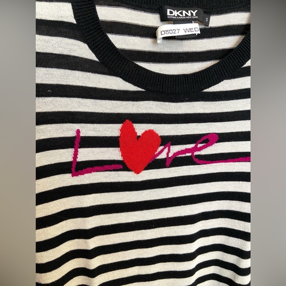 DKNY Heart/Love Sweater Sz S - Picture 2 of 3